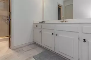 2604 Twinpost Ct, Irving, TX 75062 - Photo 22