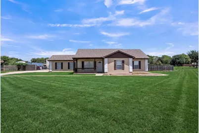 10282 Gentry Drive, Justin, TX 76247 - Photo 2
