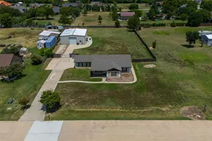 10282 Gentry Dr, Justin, TX 76247 - Photo 26