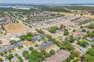 714 E Wall St, Grapevine, TX 76051 - Photo 36