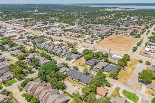 714 E Wall St, Grapevine, TX 76051 - Photo 34