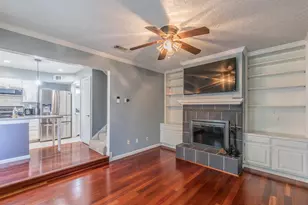 714 E Wall St, Grapevine, TX 76051 - Photo 6
