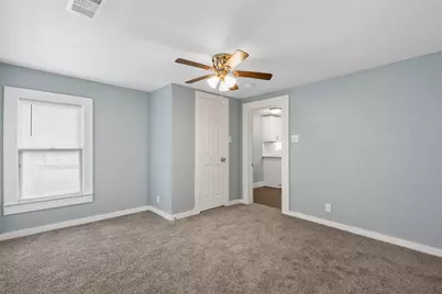 207 W Heard Street, Cleburne, TX 76033 - Photo 10