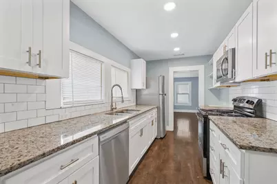 207 W Heard Street, Cleburne, TX 76033 - Photo 2