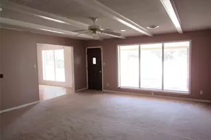 423 W Anders St, Marlin, TX 76661 - Photo 2