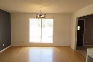 423 W Anders St, Marlin, TX 76661 - Photo 8