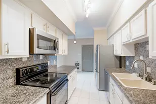 9400 Doliver Dr, Houston, TX 77063 - Photo 14