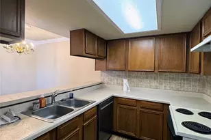 541 Towne House Ln, Richardson, TX 75081 - Photo 10