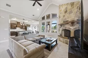 924 Indian Trail, Oak Leaf, TX 75154 - Photo 6