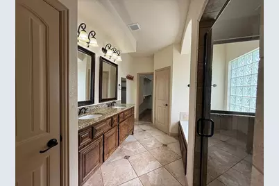 9001 Blue Water Drive, Plano, TX 75025 - Photo 16