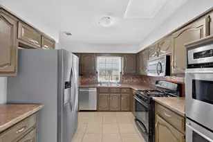 2413 Club Meadow Dr, Garland, TX 75041 - Photo 8