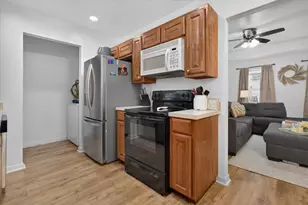 401 S 3rd St, Grandview, TX 76050 - Photo 8