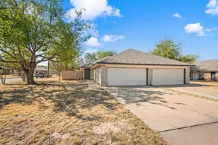 7714 Brandi Pl, North Richland Hills, TX 76182 - Photo 2