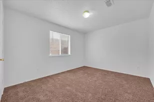 2460 Mallory Ln, Lancaster, TX 75134 - Photo 8
