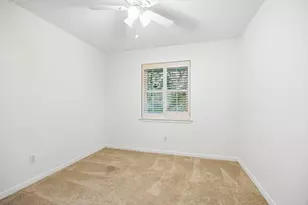 8938 Angleton Pl, Dallas, TX 75243 - Photo 14