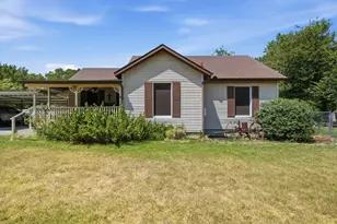 112 Sandra Dr, Azle, TX 76020 - Photo 1