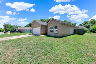 1421 Jones St, Greenville, TX 75401 - Photo 1