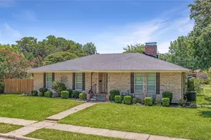 1526 Charleston Dr, Garland, TX 75041 - Photo 2