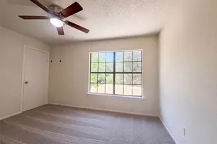 526 Royal Valley Rd, Grand Prairie, TX 75052 - Photo 18