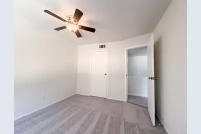 526 Royal Valley Road, Grand Prairie, TX 75052 - Photo 16
