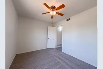526 Royal Valley Road, Grand Prairie, TX 75052 - Photo 14