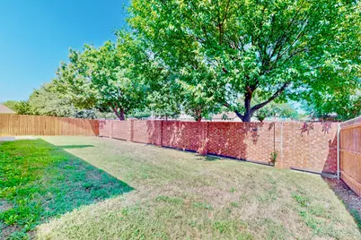 1216 Lake Forest Drive, Grand Prairie, TX 75052 - Photo 32