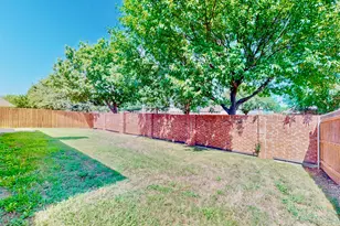 1216 Lake Forest Dr, Grand Prairie, TX 75052 - Photo 32
