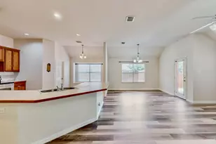 1216 Lake Forest Dr, Grand Prairie, TX 75052 - Photo 10