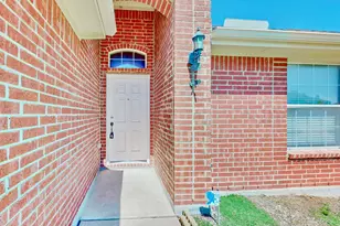 1216 Lake Forest Dr, Grand Prairie, TX 75052 - Photo 2