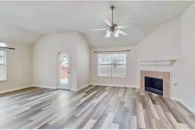 1216 Lake Forest Drive, Grand Prairie, TX 75052 - Photo 4
