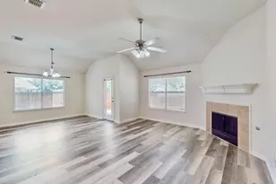 1216 Lake Forest Dr, Grand Prairie, TX 75052 - Photo 6