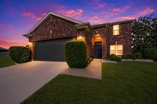 816 Lone Pine Dr, Little Elm, TX 75068 - Photo 2
