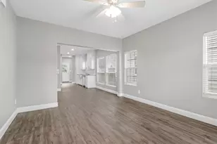 426 W Coffin St, Denison, TX 75020 - Photo 2