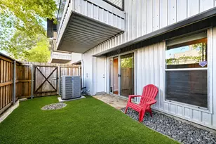 1207 Urban Lofts Dr, Dallas, TX 75215 - Photo 18