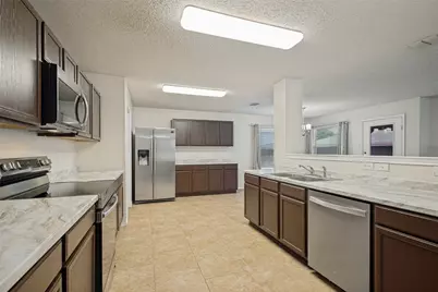 7612 Mosspoint Court, Denton, TX 76210 - Photo 6