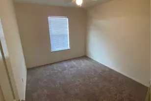 2734 Hyde Park Dr, Grand Prairie, TX 75050 - Photo 6