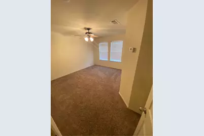 2734 Hyde Park Drive, Grand Prairie, TX 75050 - Photo 8