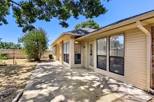 2212 Oak Bluff Dr, Flower Mound, TX 75028 - Photo 12