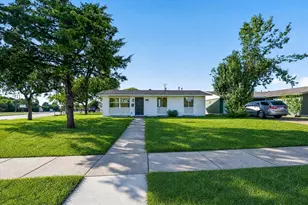 1037 W Grubb Dr, Mesquite, TX 75149 - Photo 2