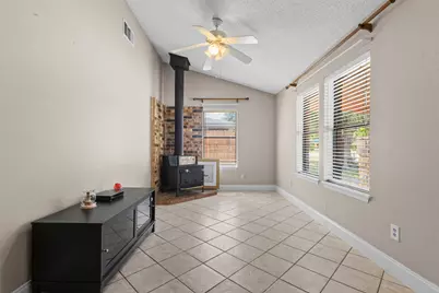 207 Washington Avenue, Saginaw, TX 76179 - Photo 4