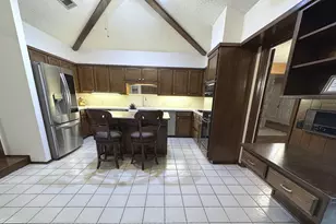 1205 Riverview Dr, Arlington, TX 76012 - Photo 10