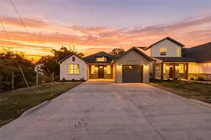 5559 Mercedes Cir, Granbury, TX 76048 - Photo 2