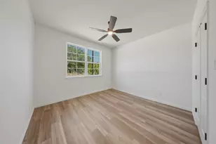 5559 Mercedes Cir, Granbury, TX 76048 - Photo 10