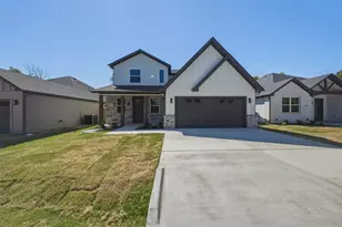 5557 Mercedes Cir, Granbury, TX 76048 - Photo 2
