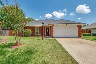 3716 Royal Valley Rd, Grand Prairie, TX 75052 - Photo 1