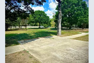 326 E Grand Street, Whitewright, TX 75491 - Photo 2