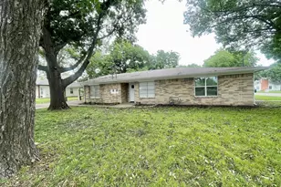 515 Maple St, Farmersville, TX 75442 - Photo 1