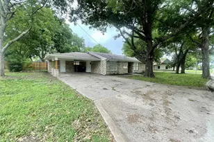 515 Maple St, Farmersville, TX 75442 - Photo 14