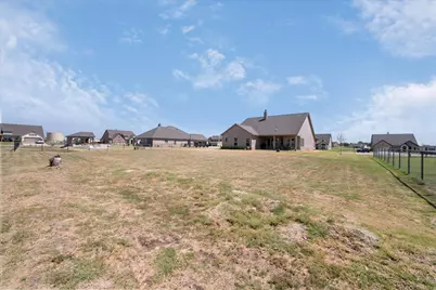 130 Red Cliff Court, Rhome, TX 76078 - Photo 28