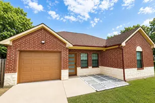 703 Perry Ave, Waxahachie, TX 75165 - Photo 1